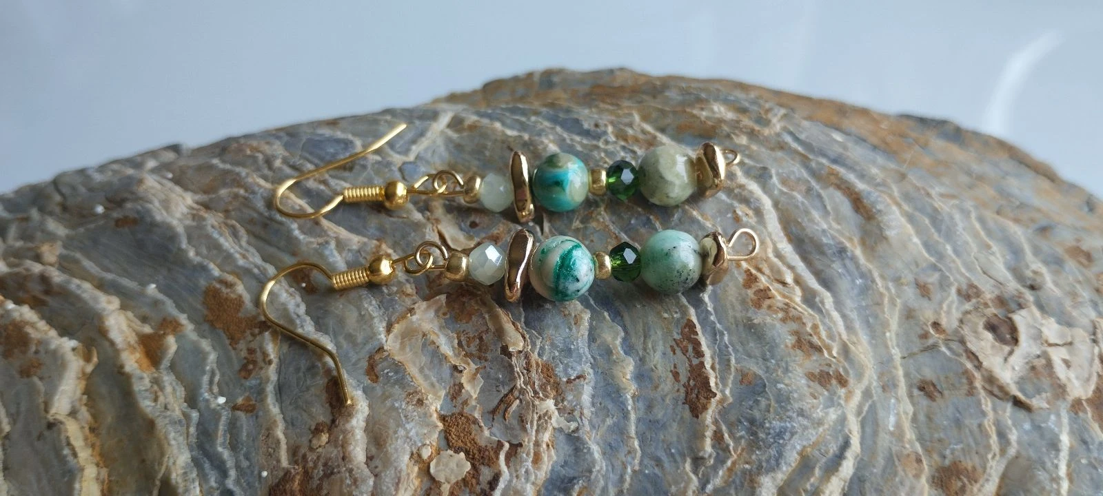 🍀🧿🪨Preciosos Pendientes de Angelita Verde y Hematitas Naturales chapadas en Oro💛🍀🧿 – photo 6